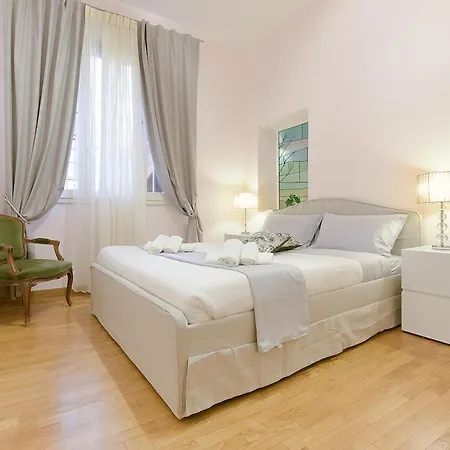 Appartement Super - Antique Flat